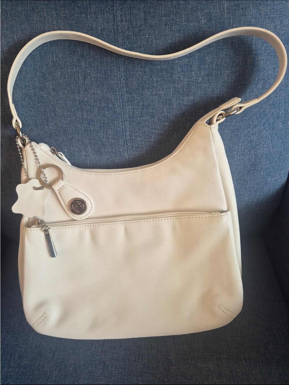 Giani Bernini Cream Leather Shoulder Bag with Front Zip and Charm